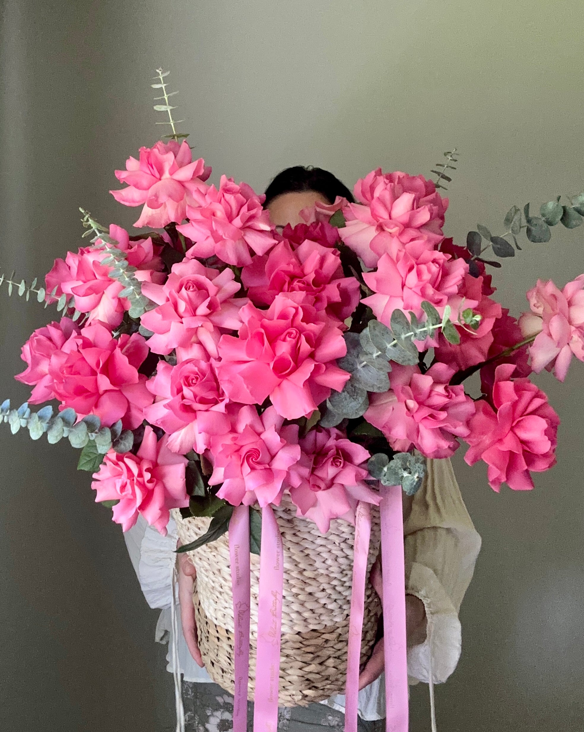 Pink Expression – Luxury Basket of French Roses