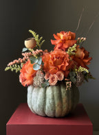 Decorative Halloween pumpkin arrangement