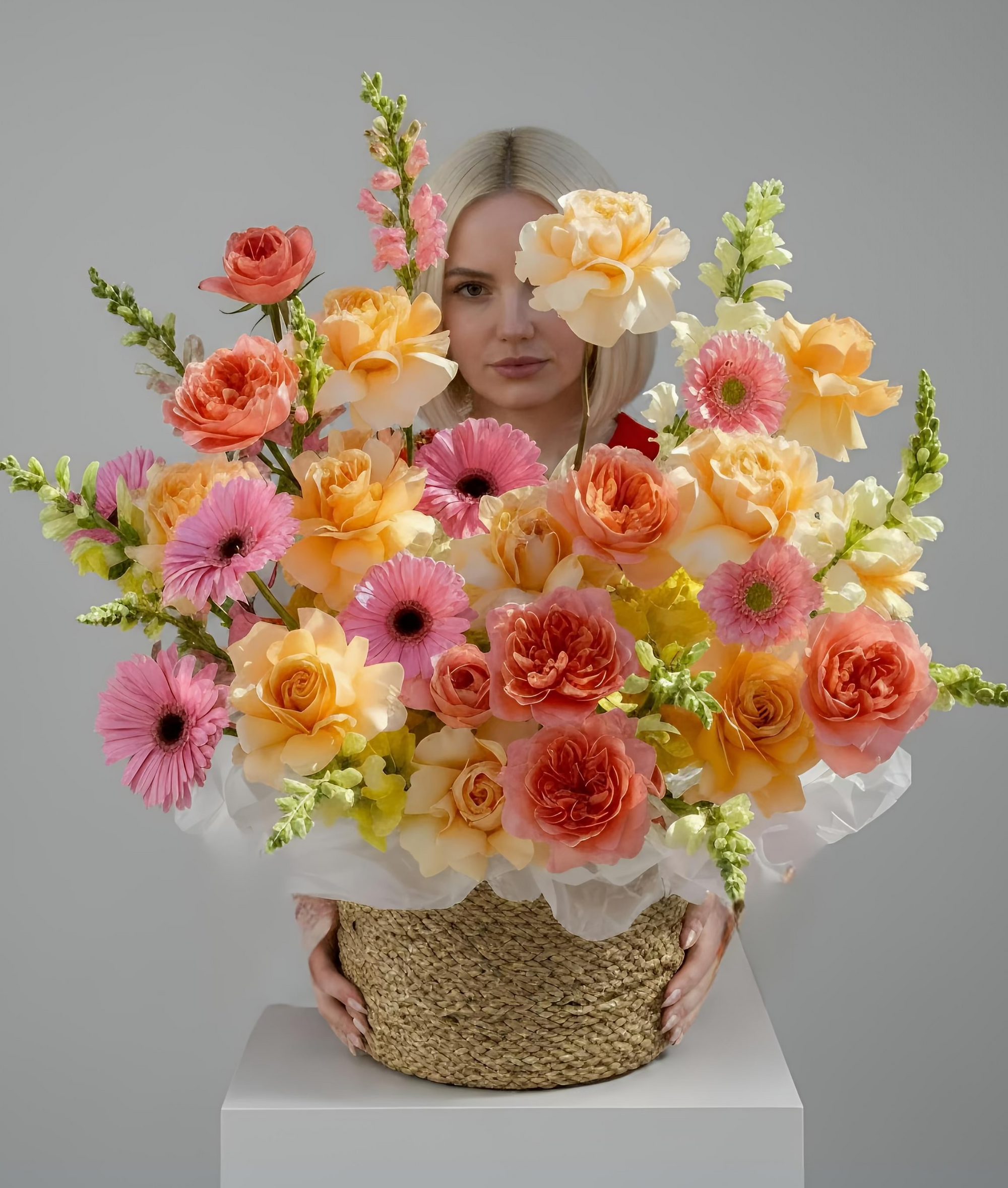 Golden Blush Couture Basket – Premium Luxury Floral Arrangement