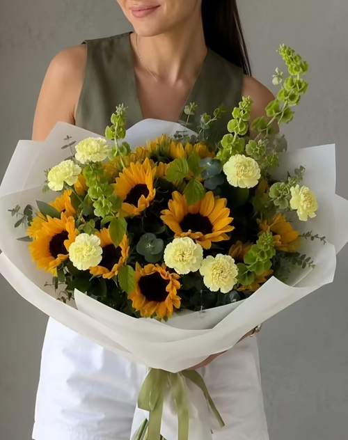 A bouquet -“You are my Sunshine”