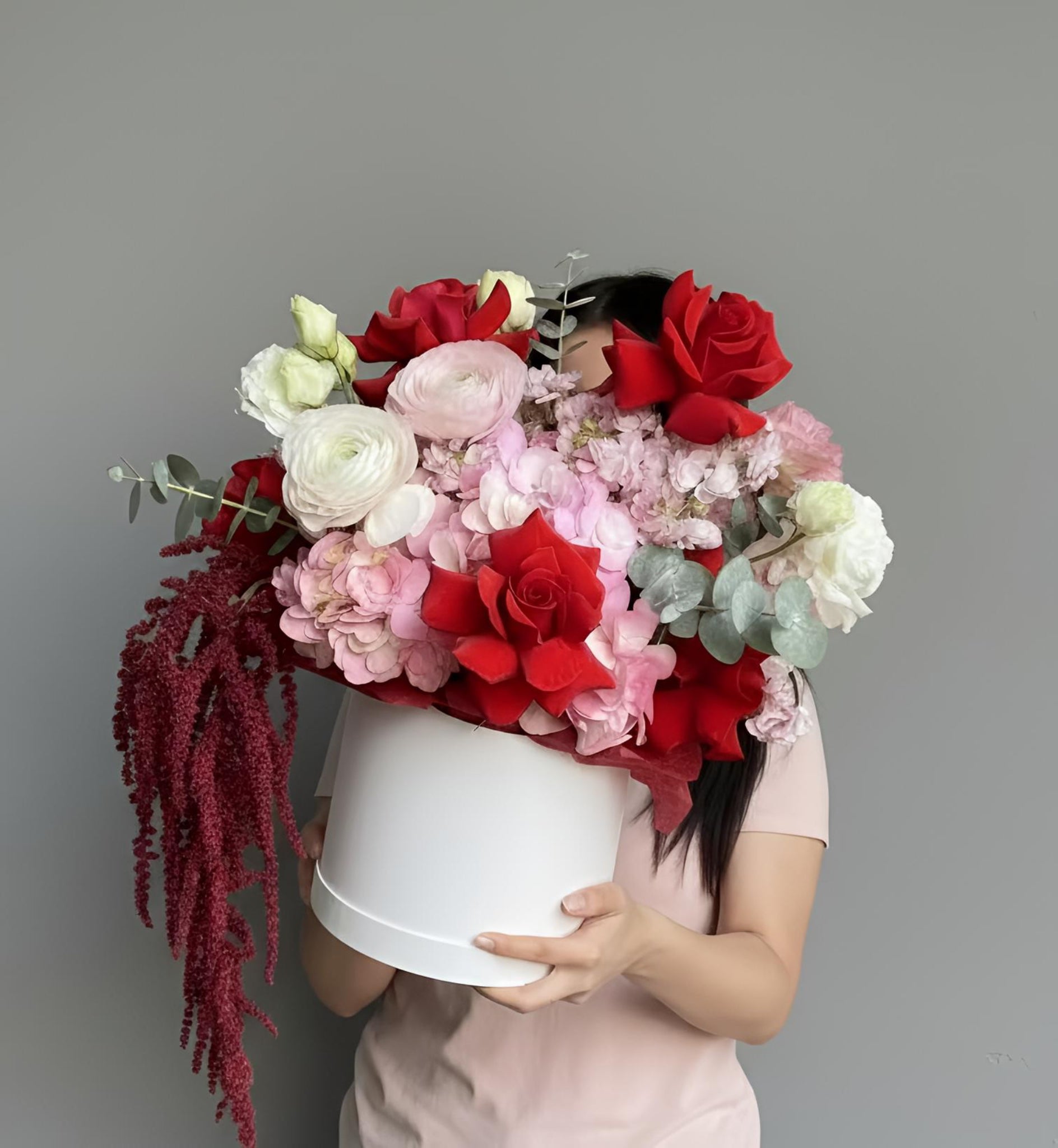 Scarlet Romance Hatbox