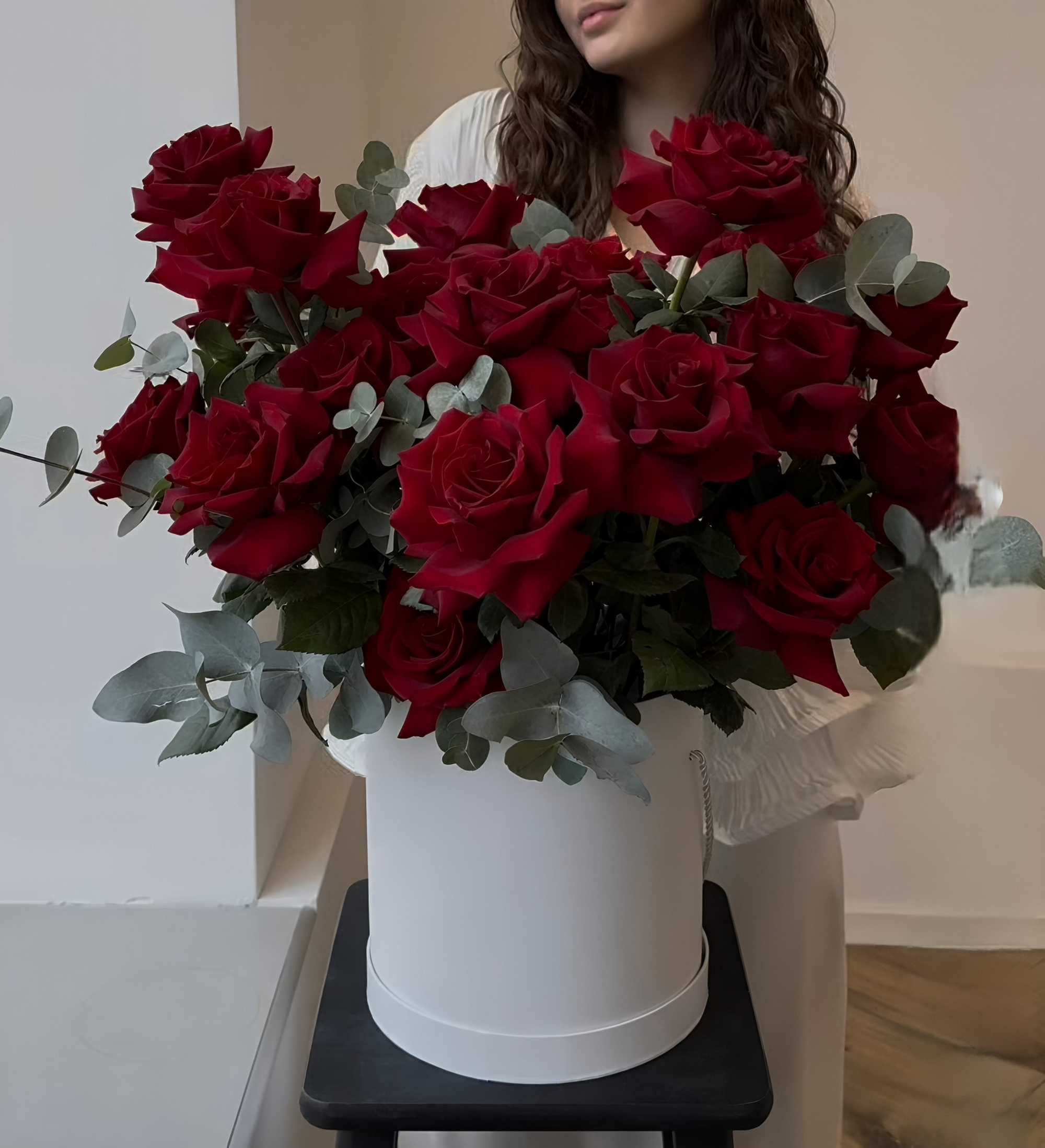 Timeless Love – Red Roses in White Box