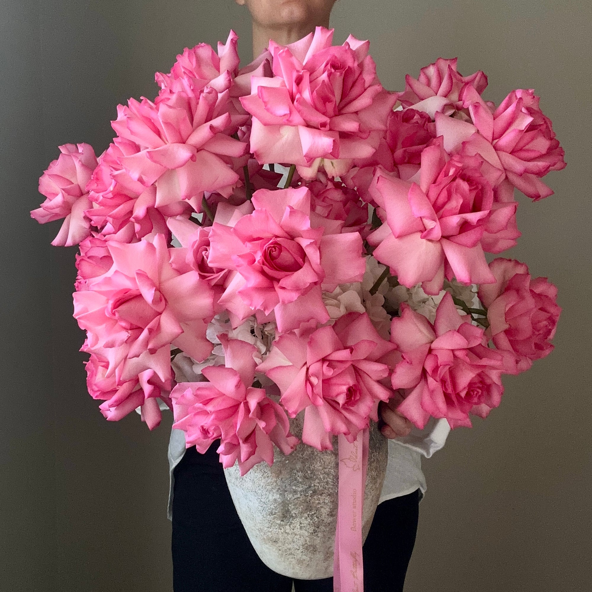"Dream in pink"-flower arrangement in a vase